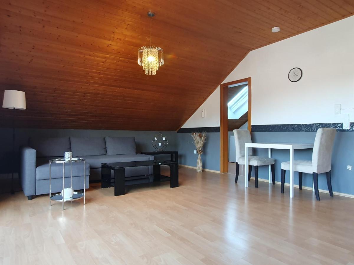 Wohnung Mit Ausblick In Tauberbischofsheim Exterior foto